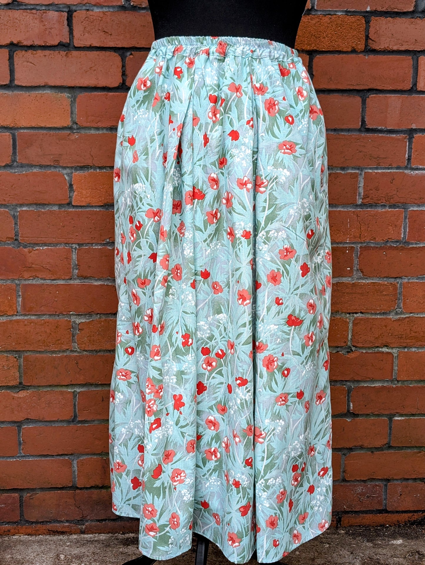 Skirt 16-18- turquoise blue- floral-patterned skirt-poppies fabric-pretty skirt-full skirt with pockets-long skirt- flared, stretch waist