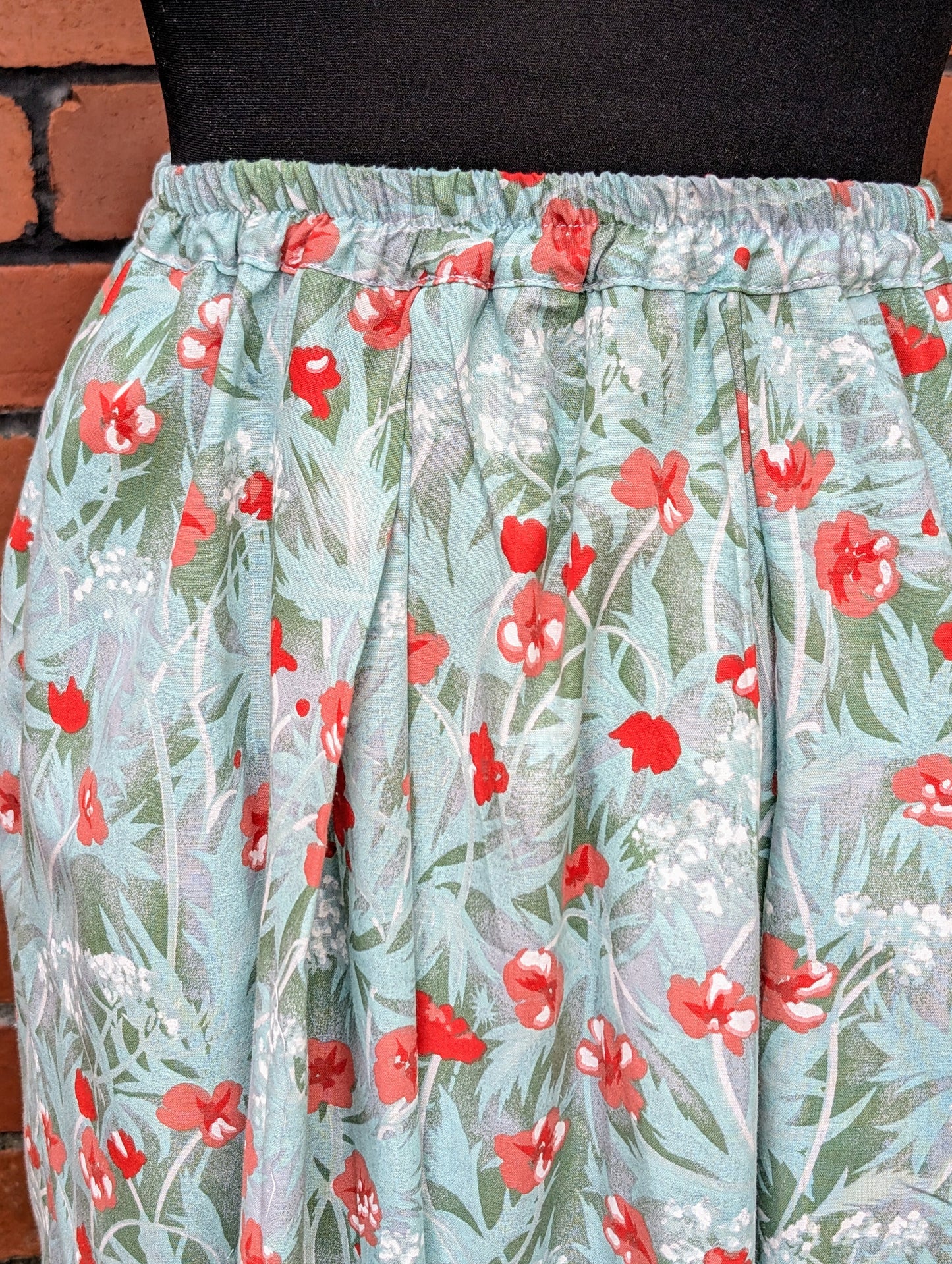 Skirt 16-18- turquoise blue- floral-patterned skirt-poppies fabric-pretty skirt-full skirt with pockets-long skirt- flared, stretch waist