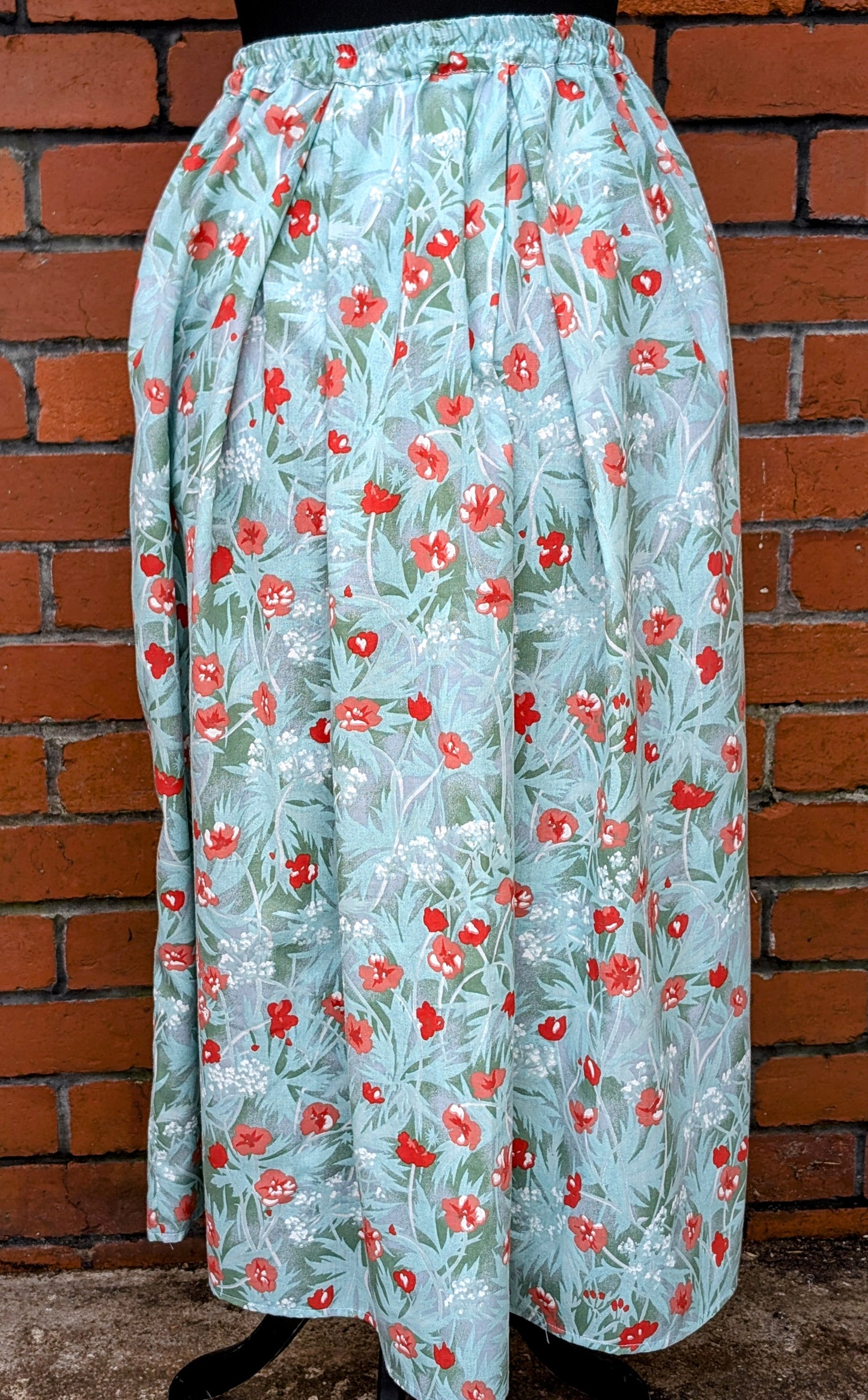 Skirt 16-18- turquoise blue- floral-patterned skirt-poppies fabric-pretty skirt-full skirt with pockets-long skirt- flared, stretch waist