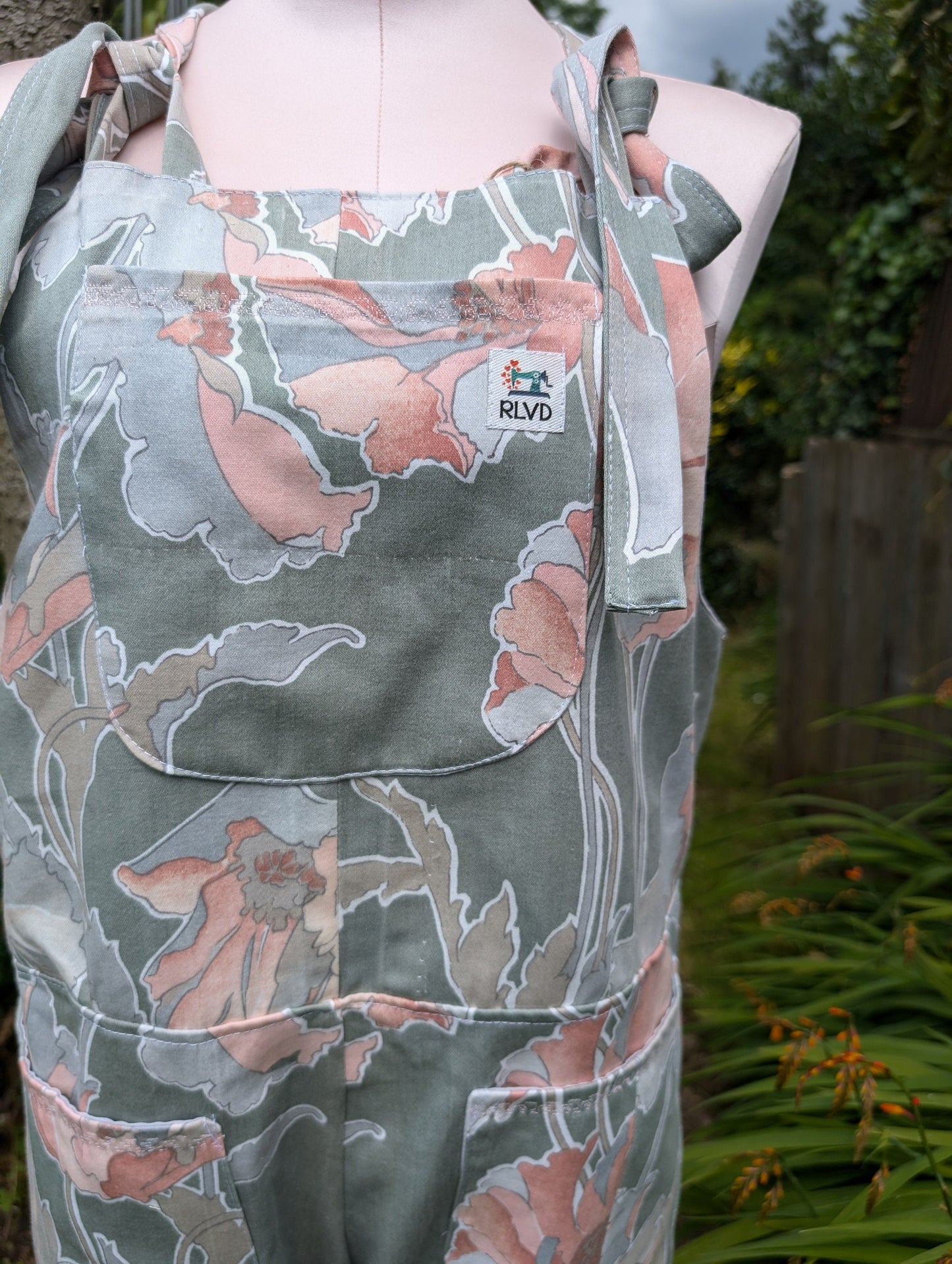 dungarees size 10 floral, cottage core Dungarees, pretty overalls.