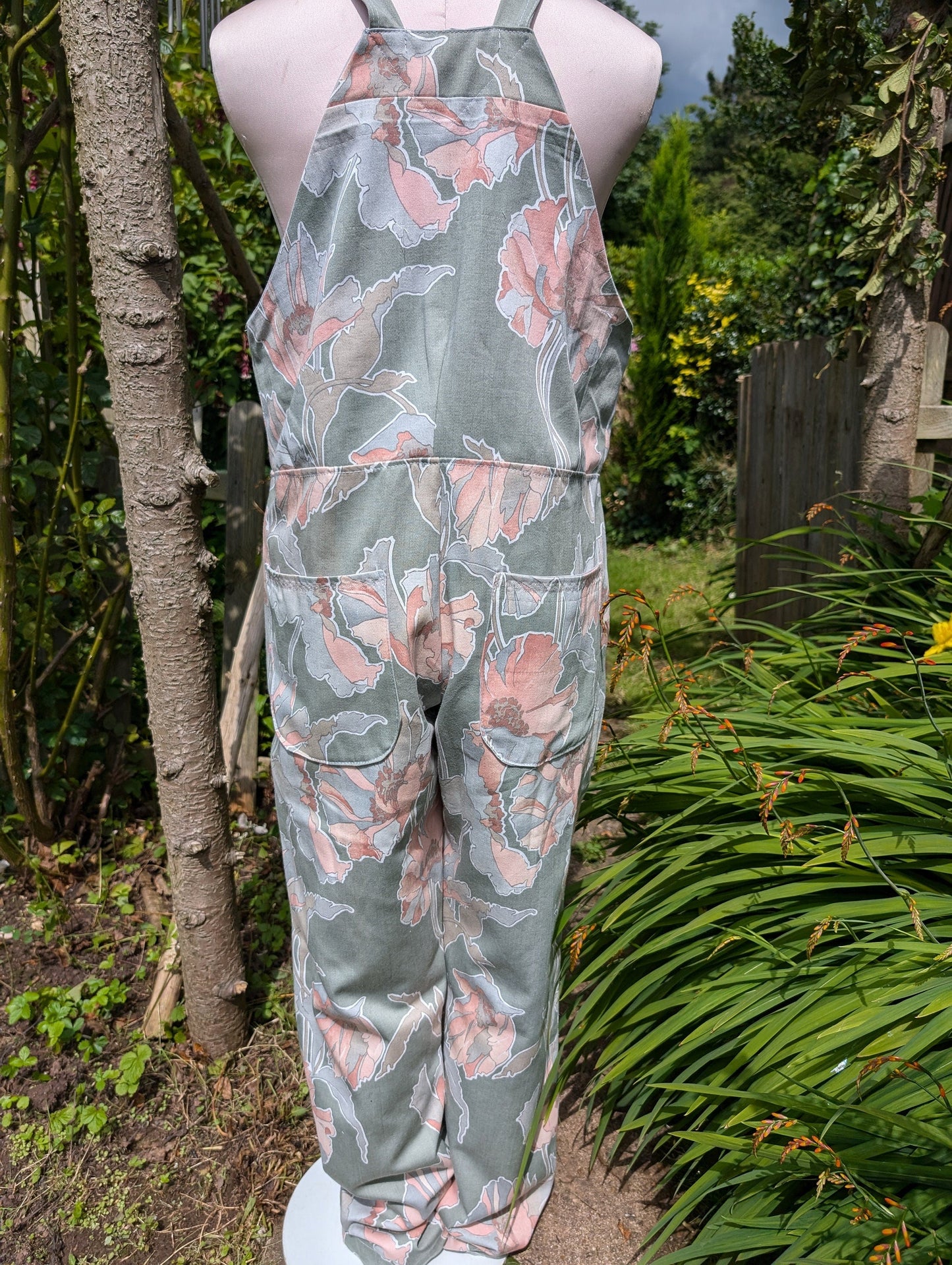 dungarees size 10 floral, cottage core Dungarees, pretty overalls.
