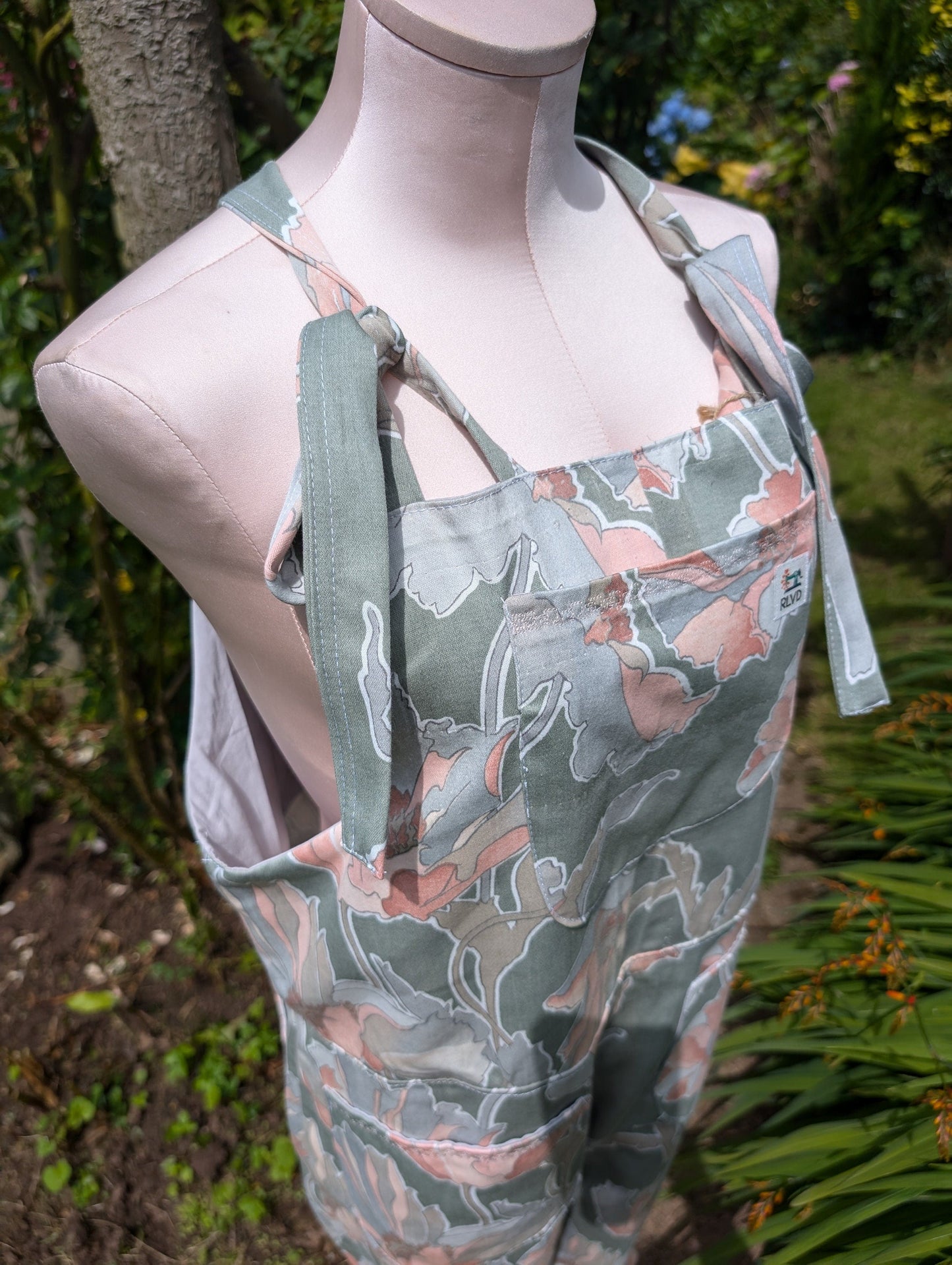 dungarees size 10 floral, cottage core Dungarees, pretty overalls.