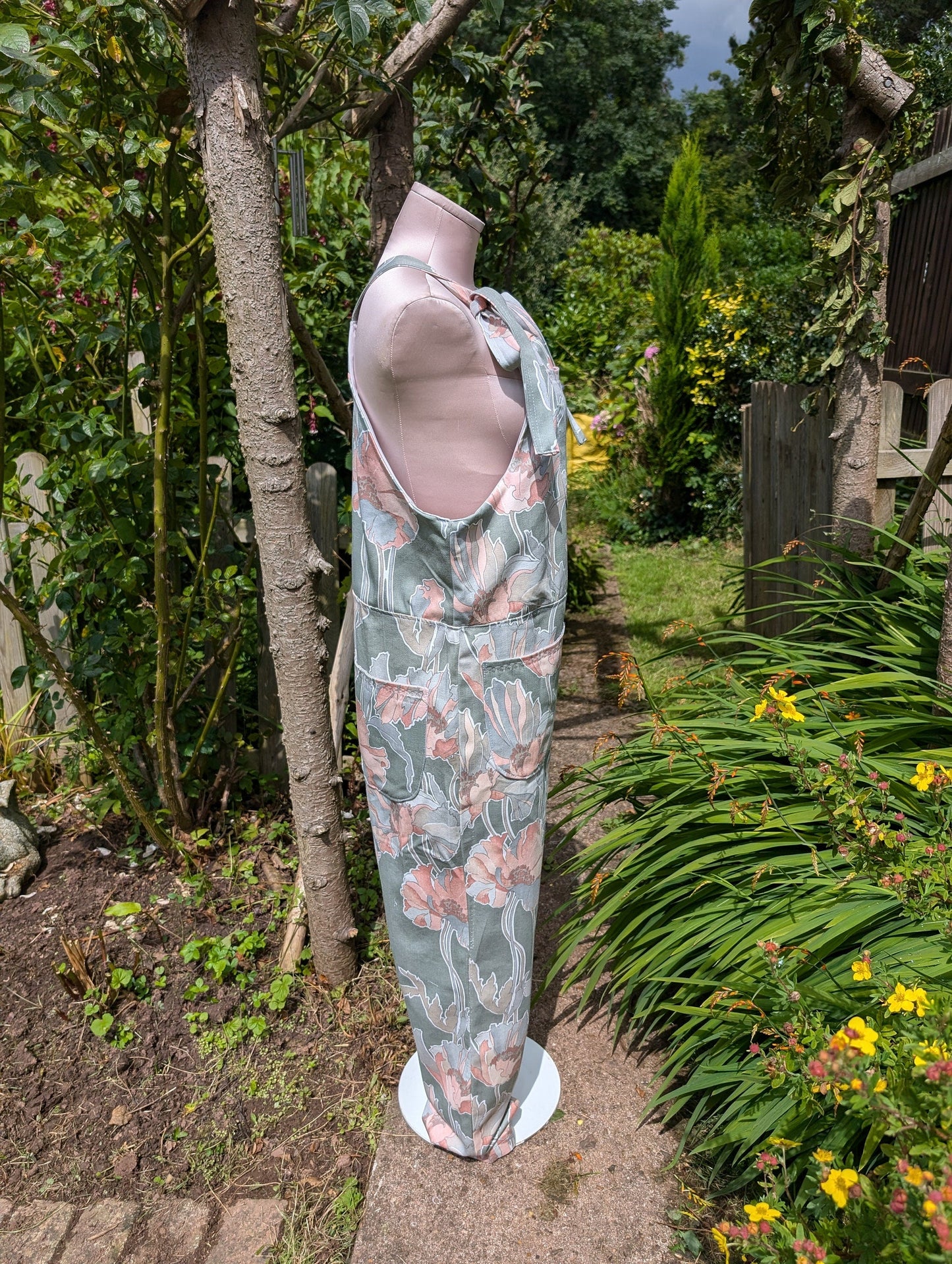 dungarees size 10 floral, cottage core Dungarees, pretty overalls.