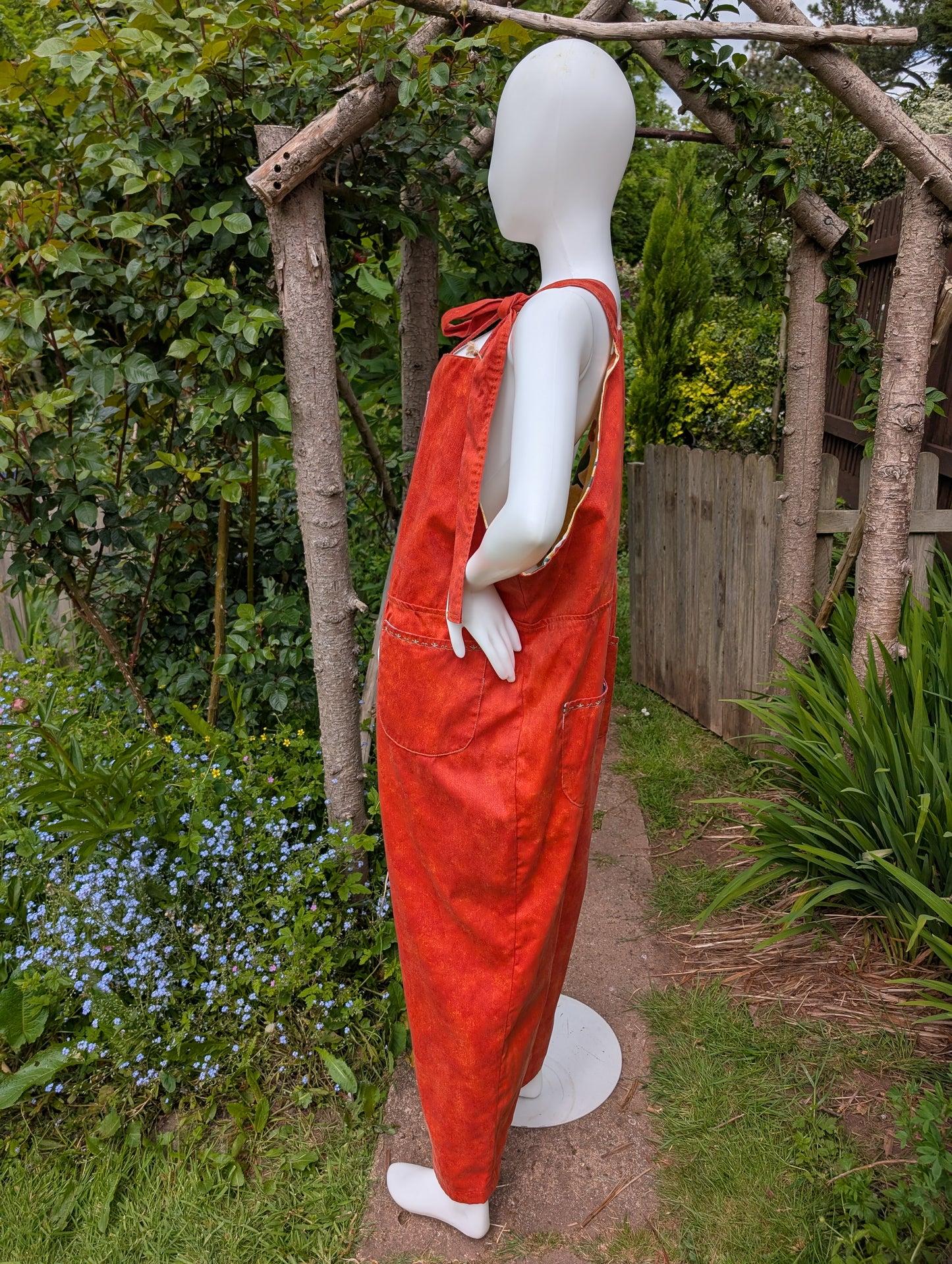 Dungarees size 22/XxL. Orange,