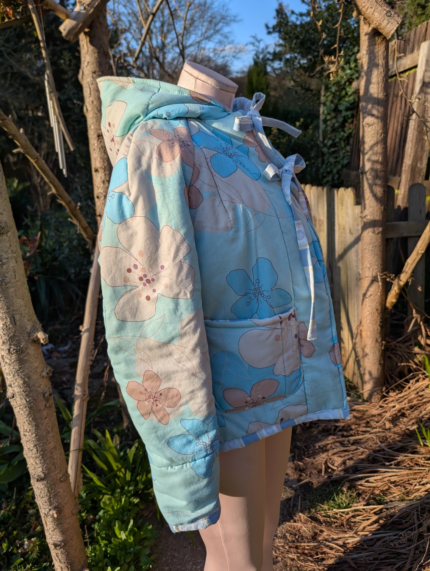 Jacket-size 12/14-quilted rework clothing- surfer vibe pattern-floral jacket-cropped jacket-short coat-hooded jacket-festival jacket