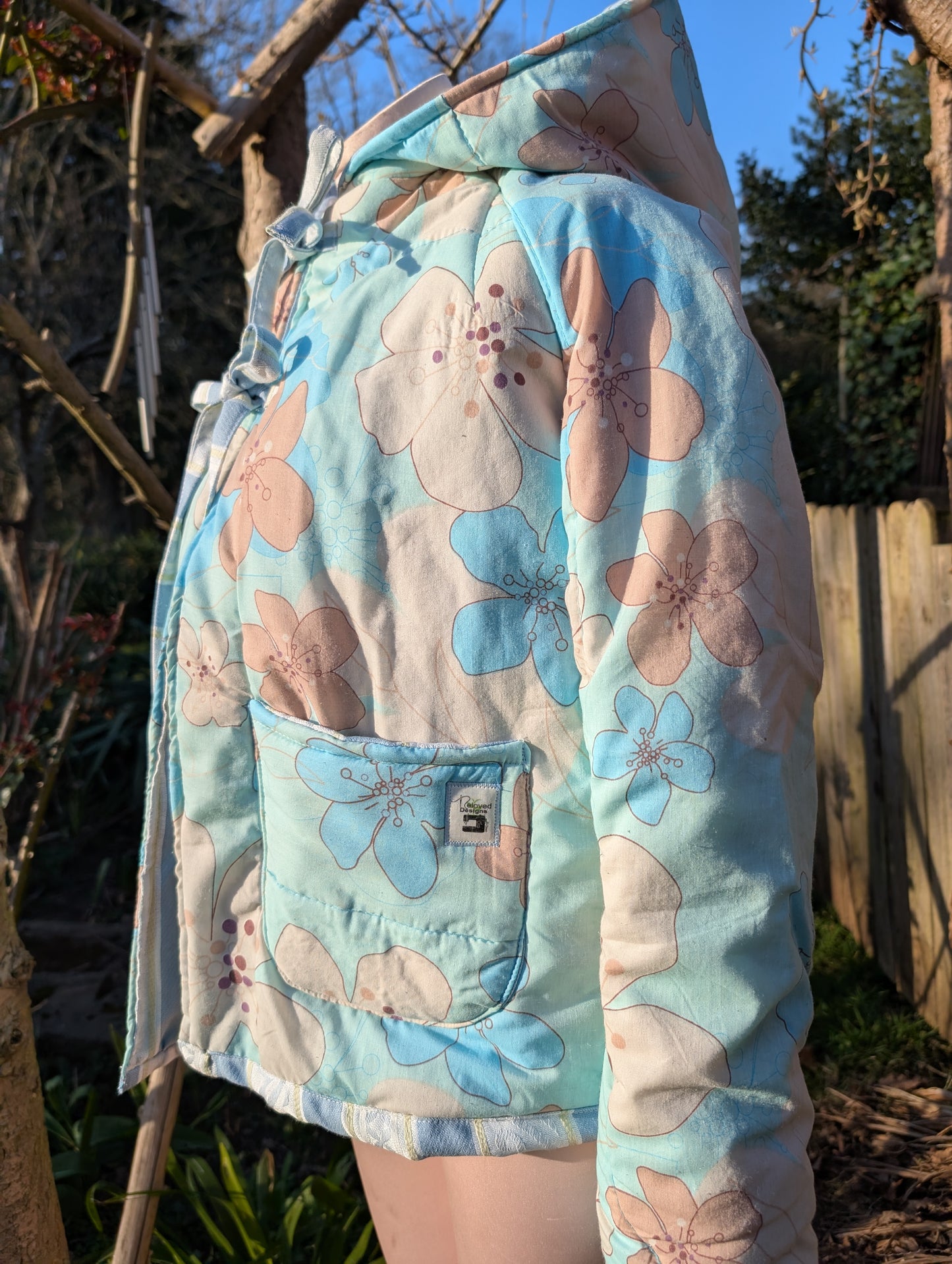 Jacket-size 12/14-quilted rework clothing- surfer vibe pattern-floral jacket-cropped jacket-short coat-hooded jacket-festival jacket