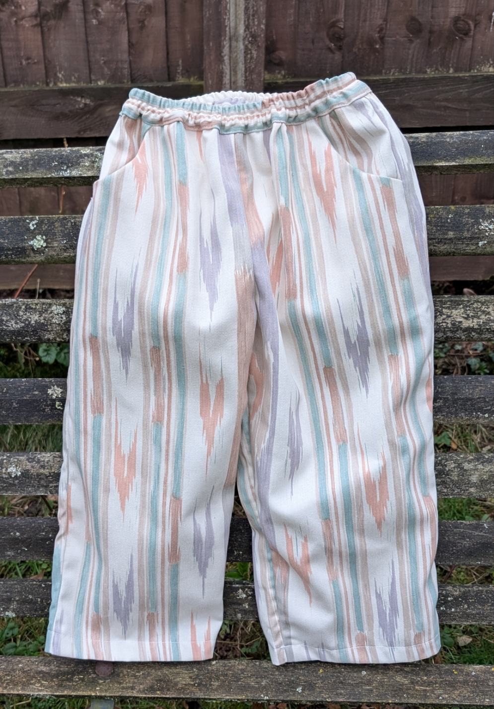 kids trousers 5/6yrs, summer trousers children, pull up kids trousers, holiday child, casual kids wear, stretch waist trousers kids,