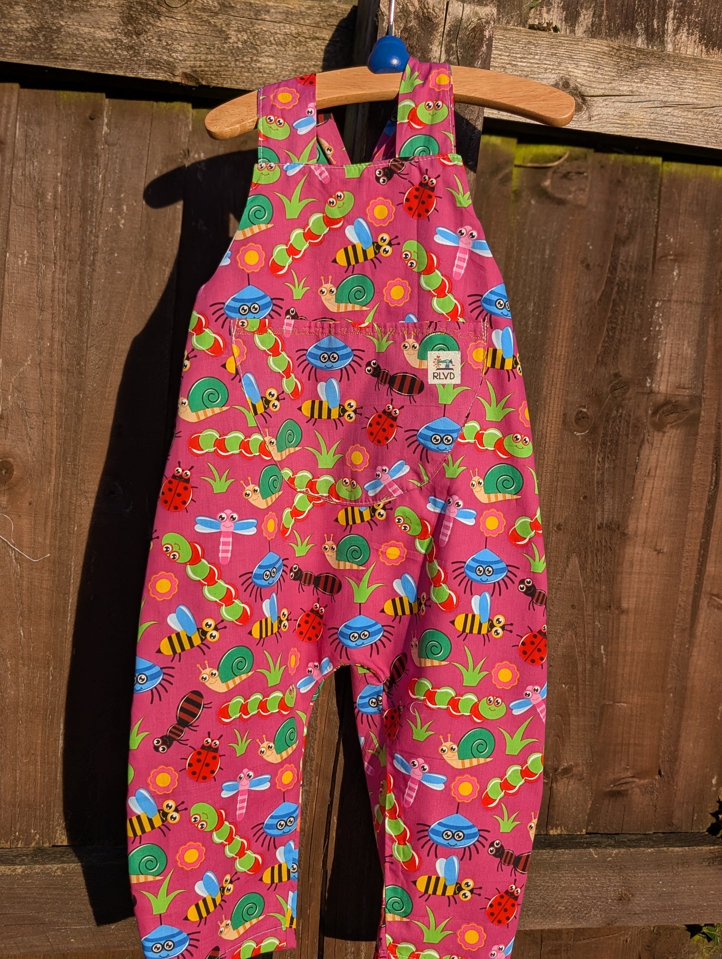 Child all in one-dungarees-romper-age 2-3yrs and 18-24m-teddy's pattarn-insects print kids-baby gift idea-mini dungarees-harem leg baby-bugs