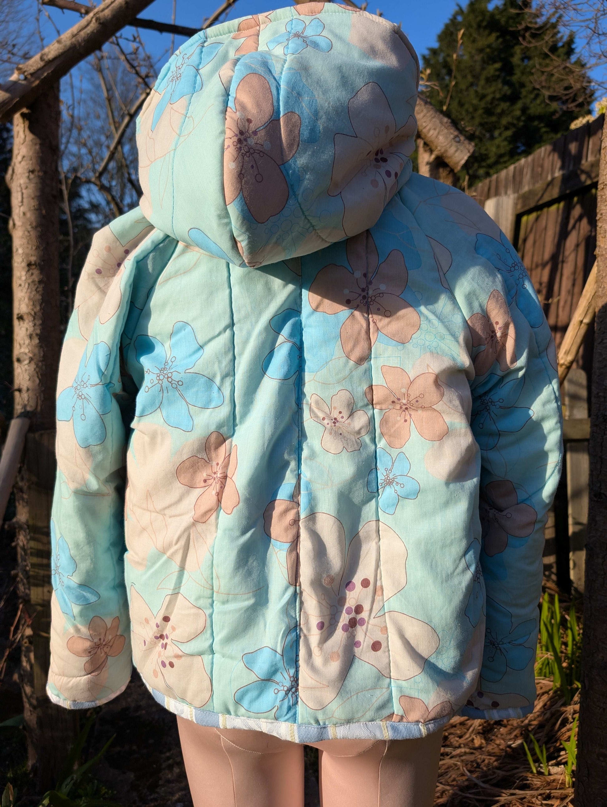 Jacket-size 12/14-quilted rework clothing- surfer vibe pattern-floral jacket-cropped jacket-short coat-hooded jacket-festival jacket