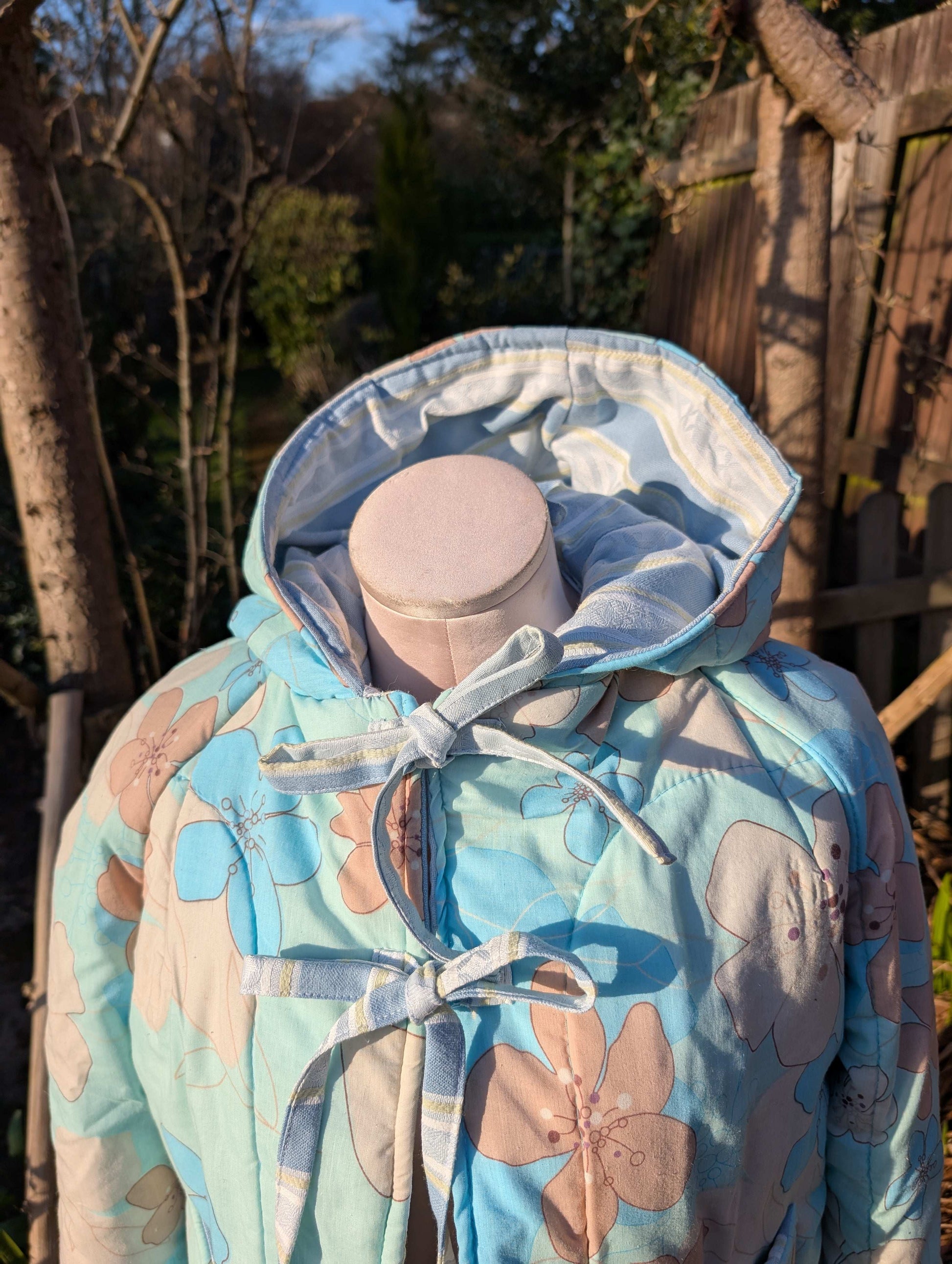 Jacket-size 12/14-quilted rework clothing- surfer vibe pattern-floral jacket-cropped jacket-short coat-hooded jacket-festival jacket