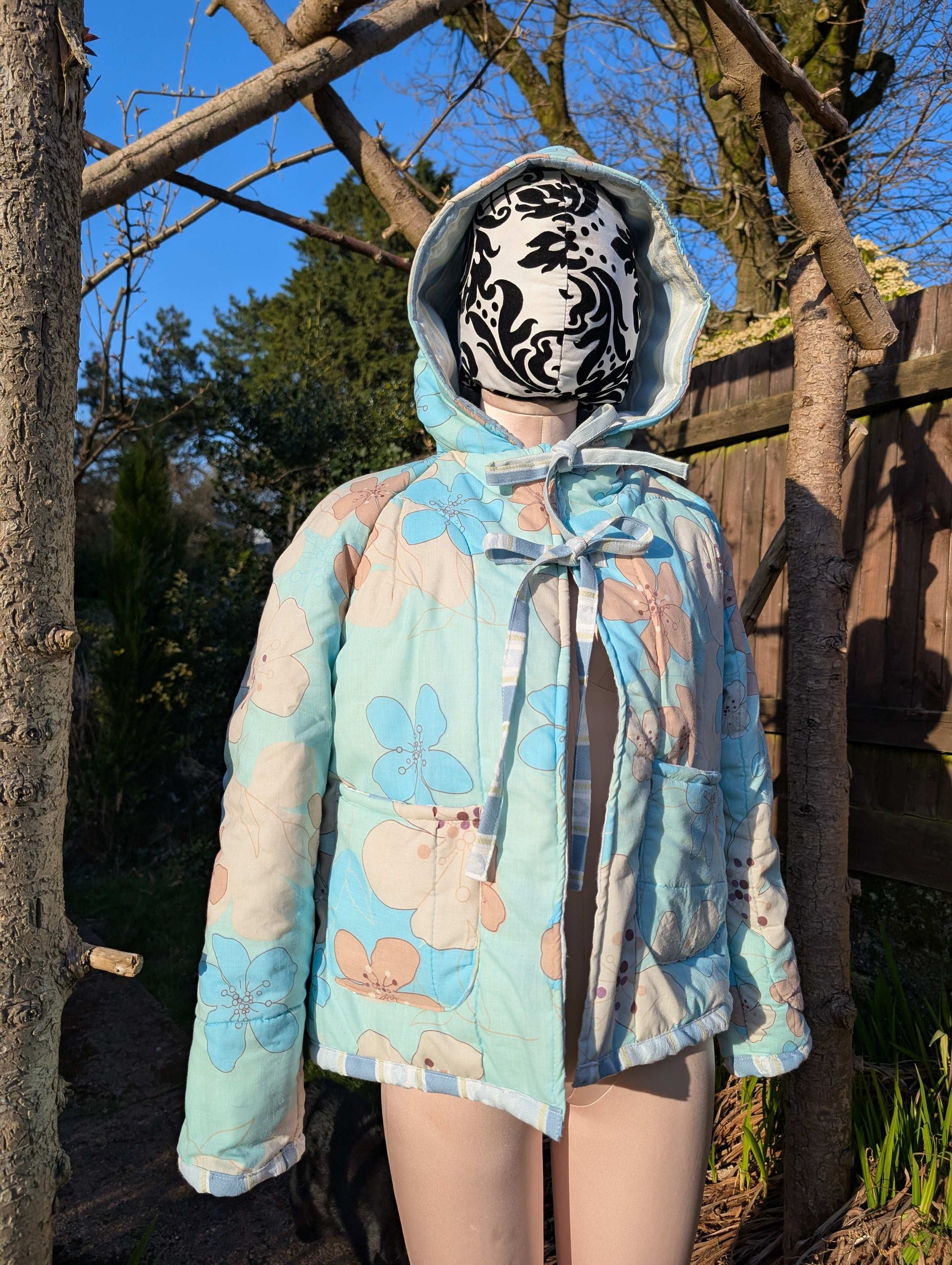 Jacket-size 12/14-quilted rework clothing- surfer vibe pattern-floral jacket-cropped jacket-short coat-hooded jacket-festival jacket