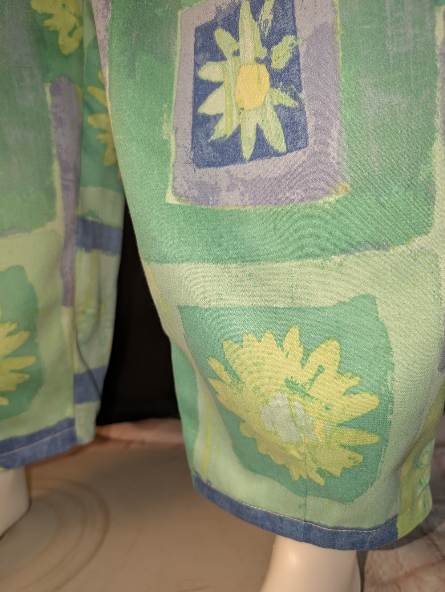 Retro Vibe: Upcycled 90s pattern Trousers, Size 12 - Eco-Friendly Fashion