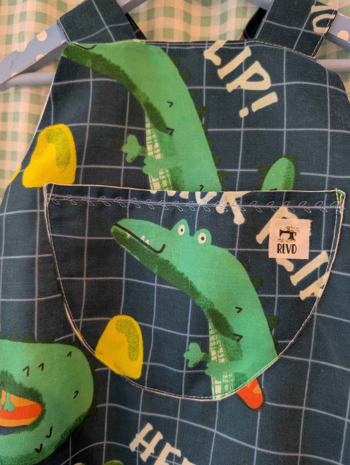 Adorable crocodile Dungarees for your Stylish Toddler (3-4 years)"