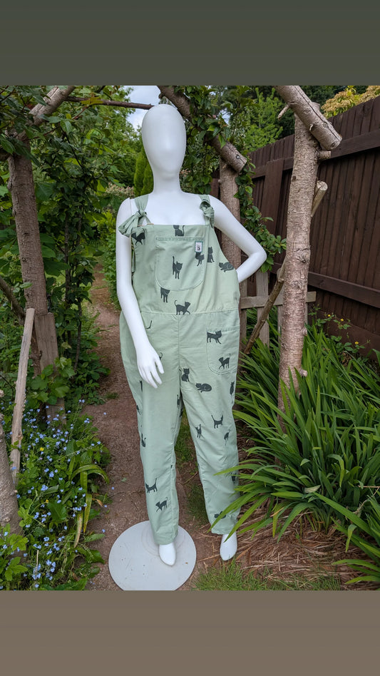 dungarees size 20-cats pattern dungarees-plus size-cats print clothing-reworked clothes-green overalls-craft outfit-gardening clothes