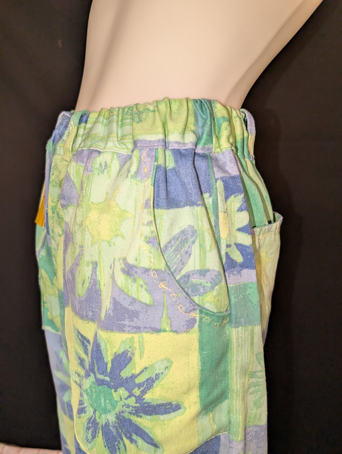 Retro Vibe: Upcycled 90s pattern Trousers, Size 12 - Eco-Friendly Fashion