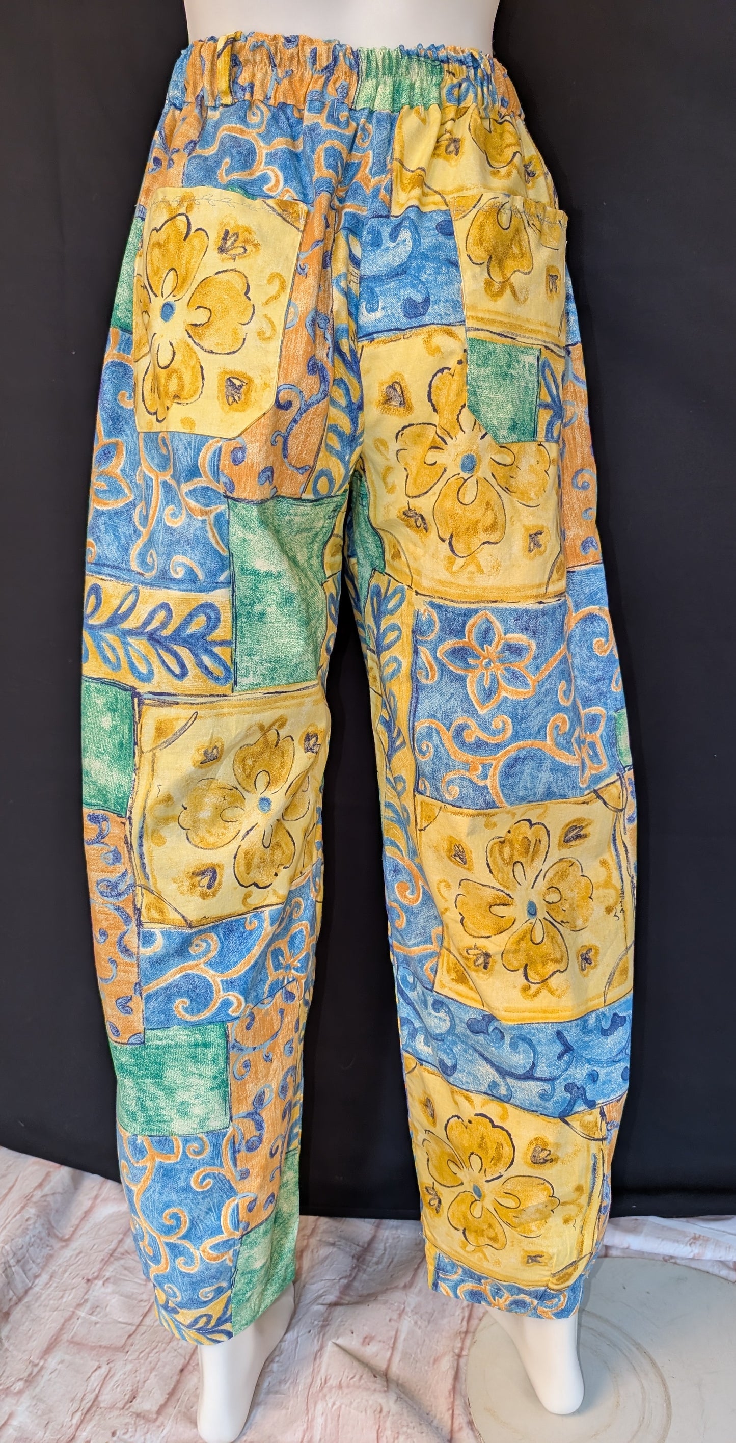 Reworked barrel Leg Trousers: Size 14 90s print abstract